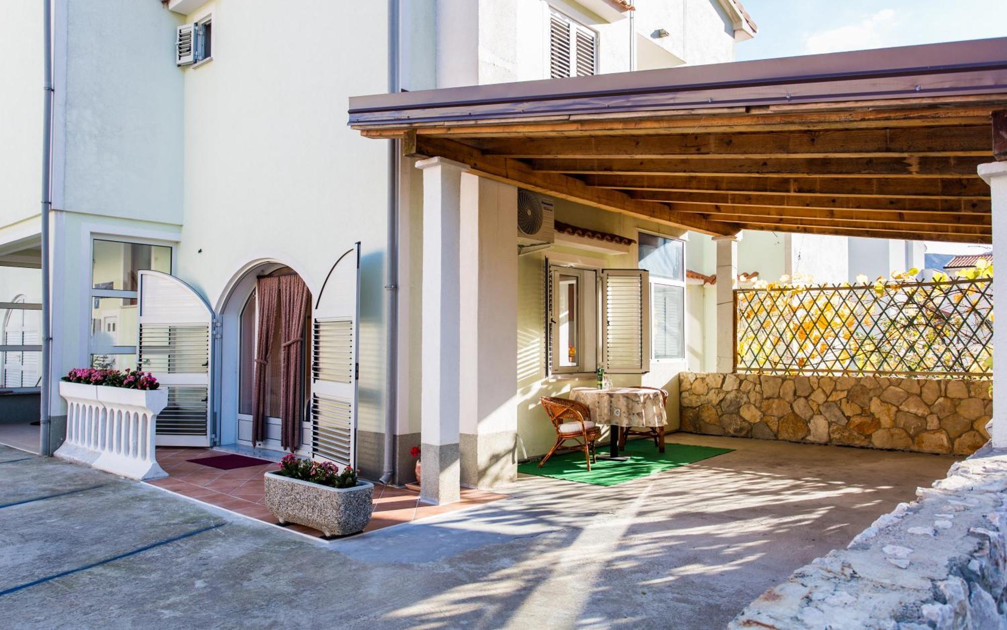 Apartments Luka 3 Baska  Room photo